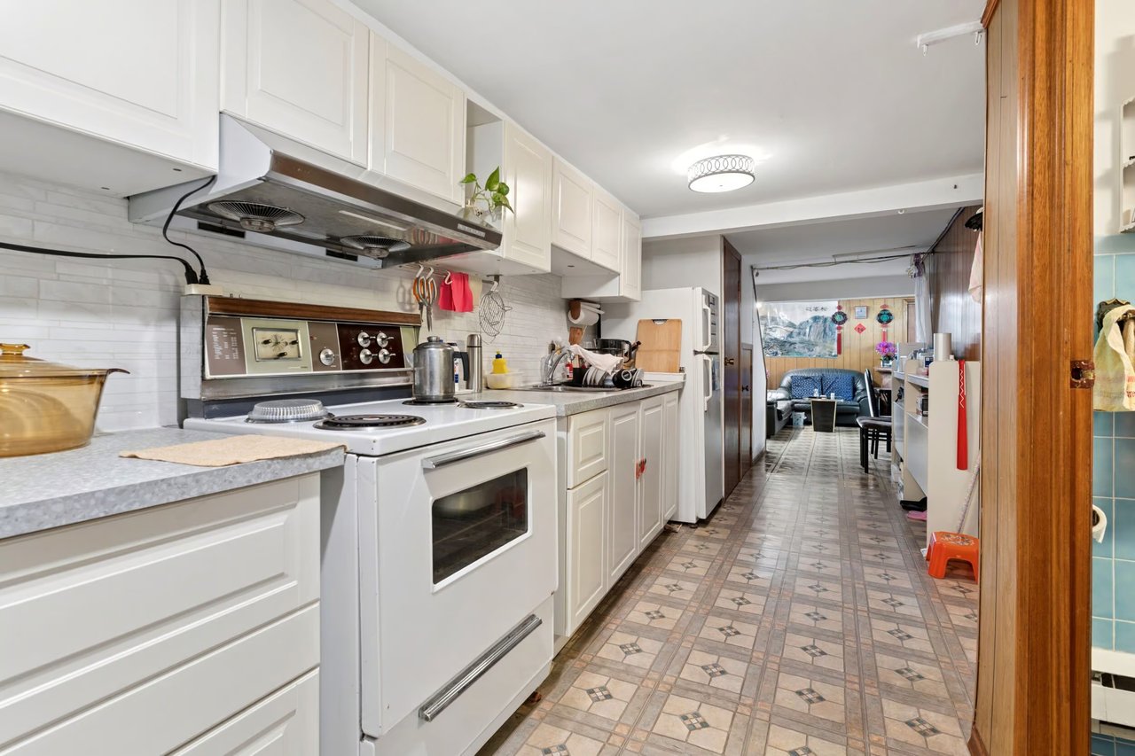 183 Gladstone Ave