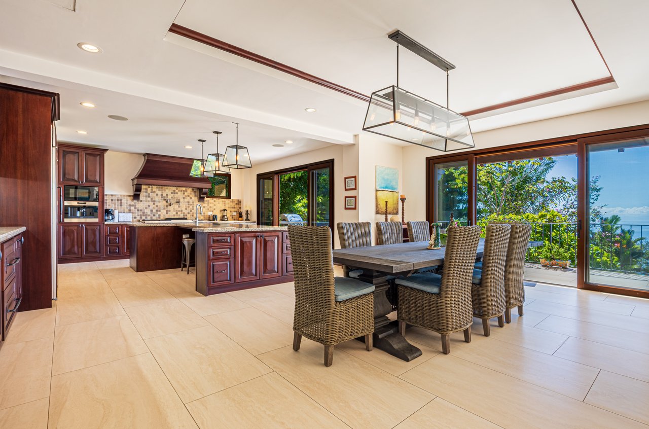 Nido Escondido, Playa Dominical