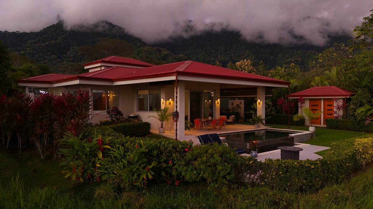 Blue Horizon – luxury ocean-view home in Ojochal, Costa Rica