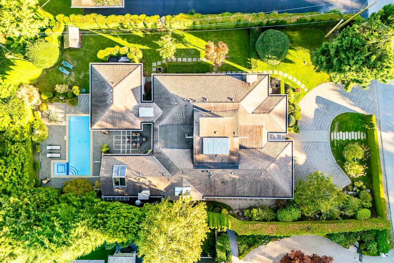 389 MOYNE DR