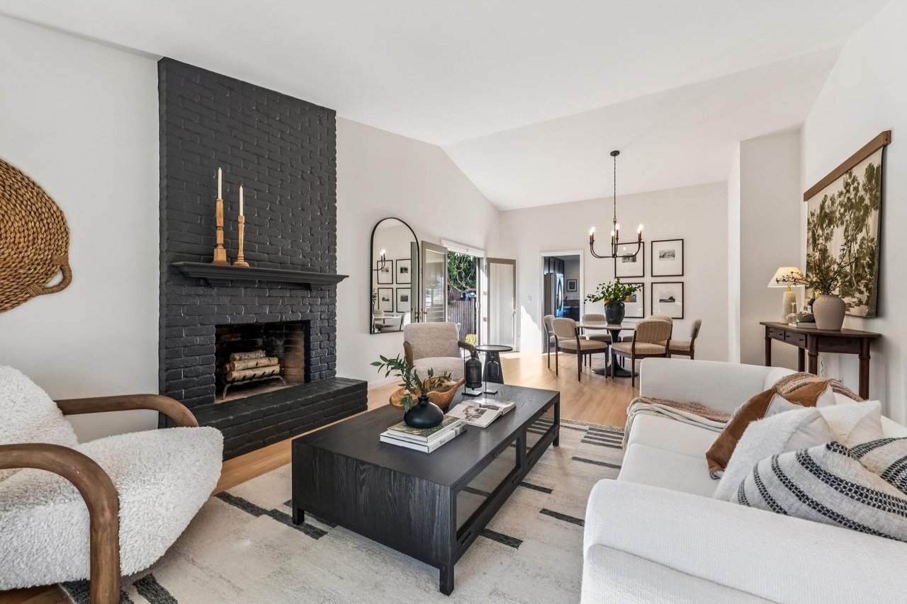 Peaceful Cul-de-Sac Location in Coveted Neighborhood