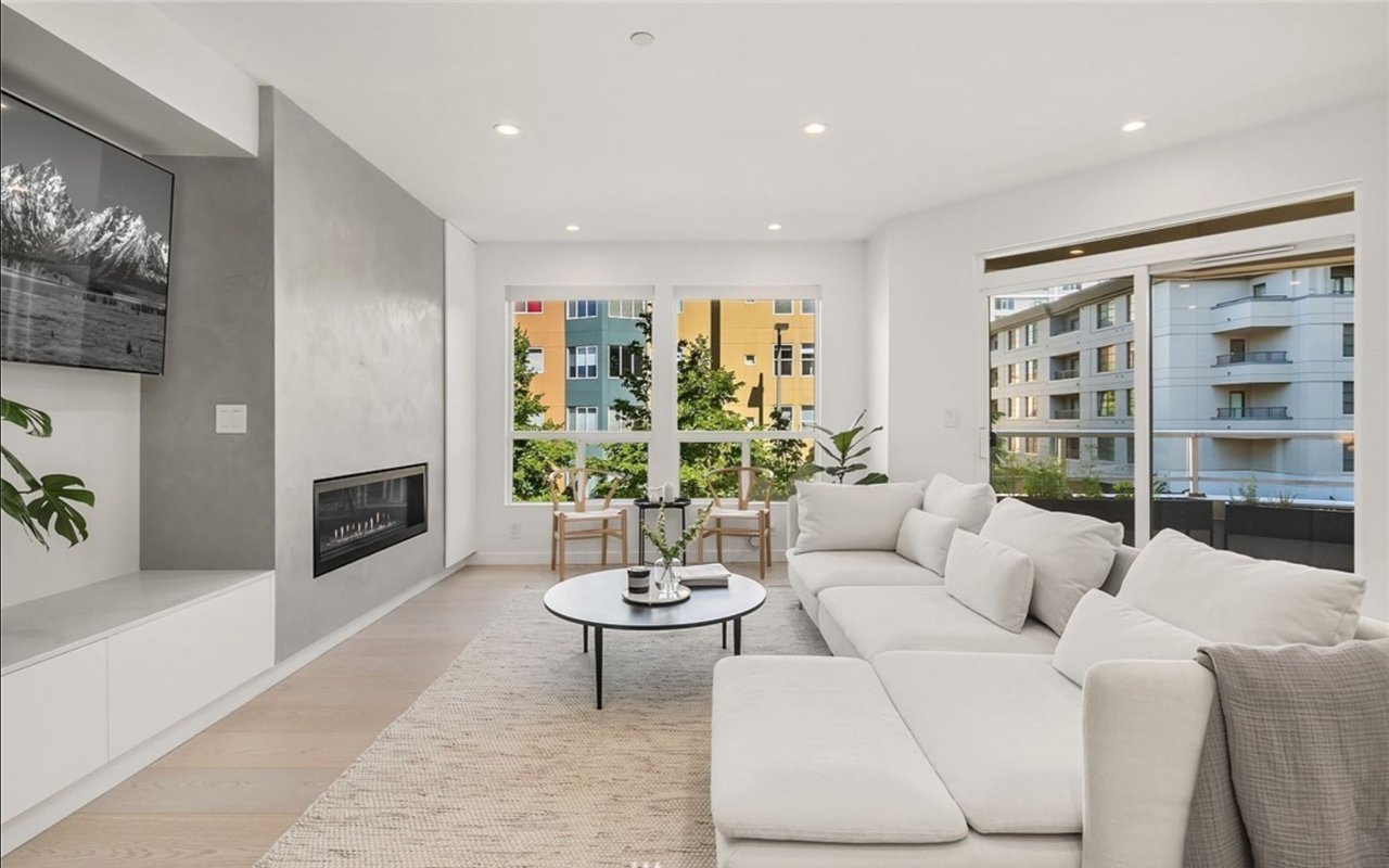 925 110th Ave NE Unit #303