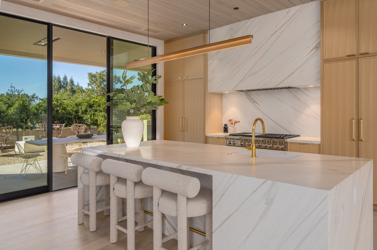 1608 Ridge Valley Road