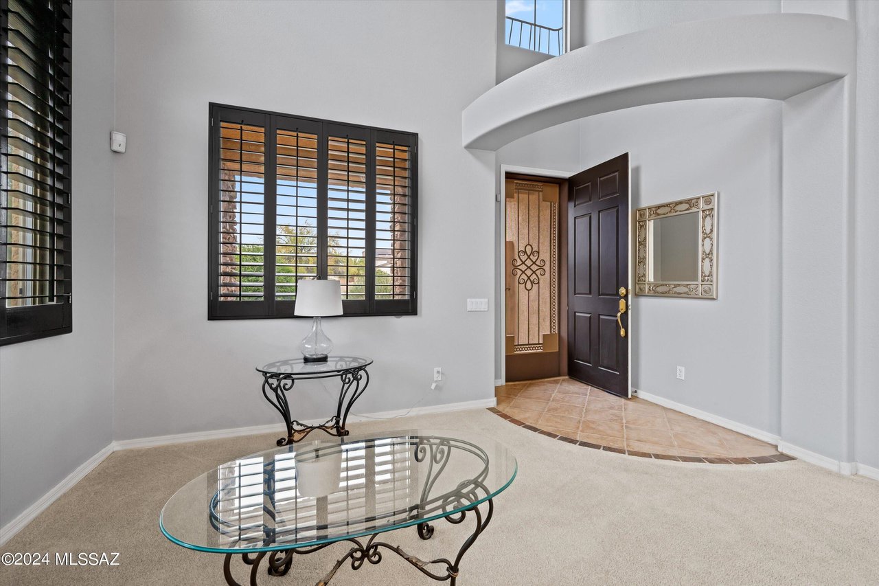 1009 W Leatherleaf Dr
