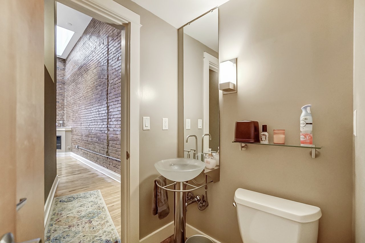 26 E 6th St. (3 units available.) #702, #802 #803