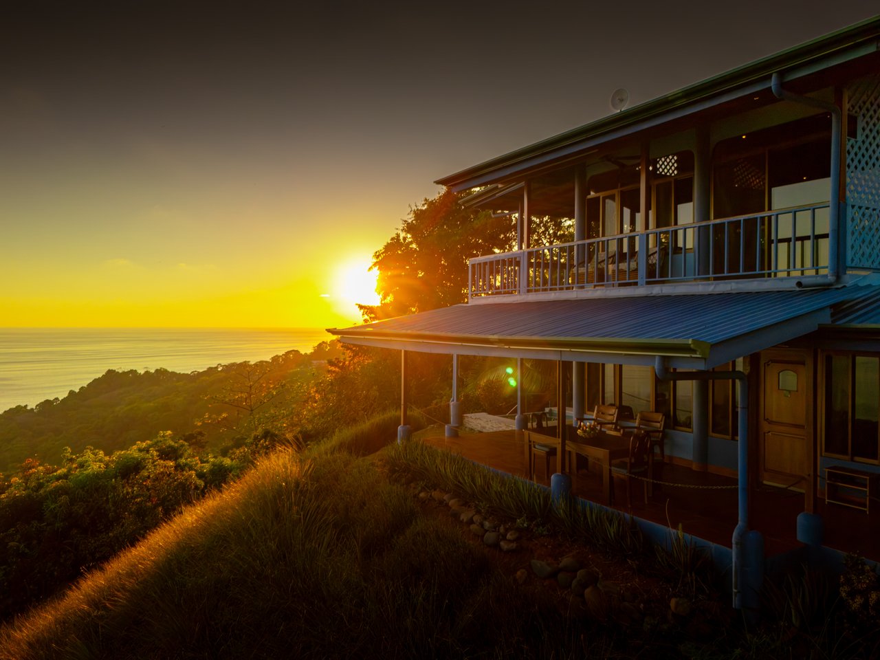 Casa Vista Harmonia, Legendary Ocean Views and Sustainable Living!