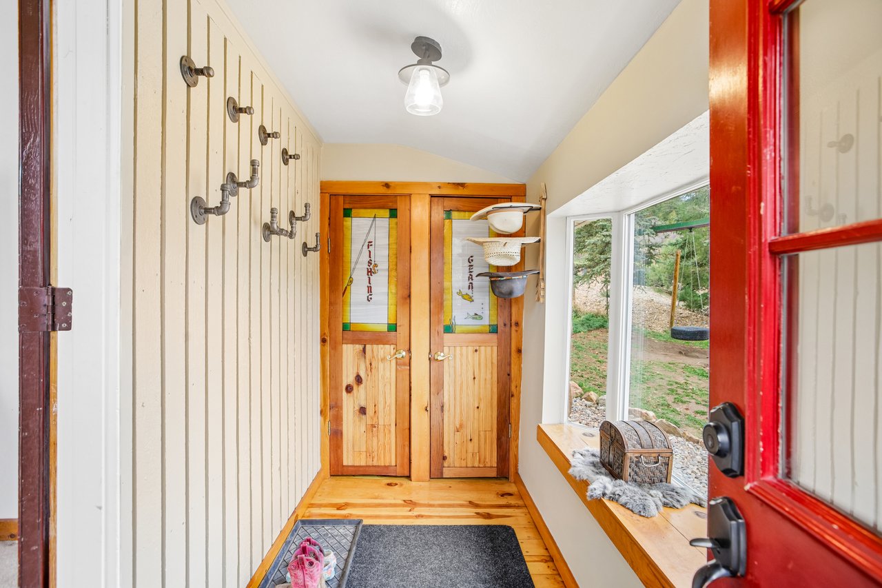 1538 Country Cir
