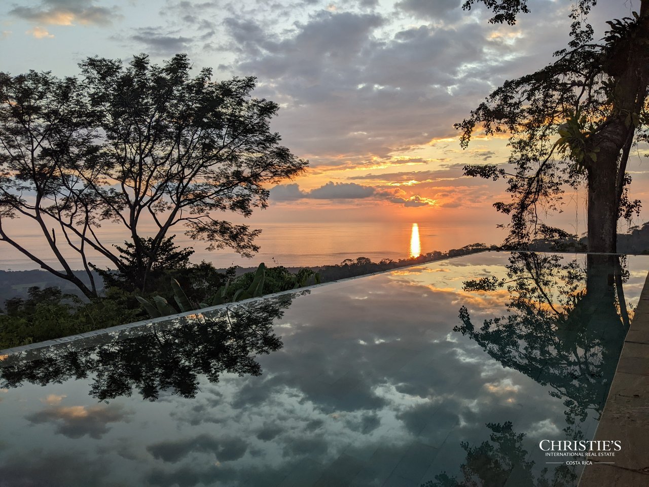 The Zen Villa | Award-Winning Teak Luxury Home with Ocean Views 
