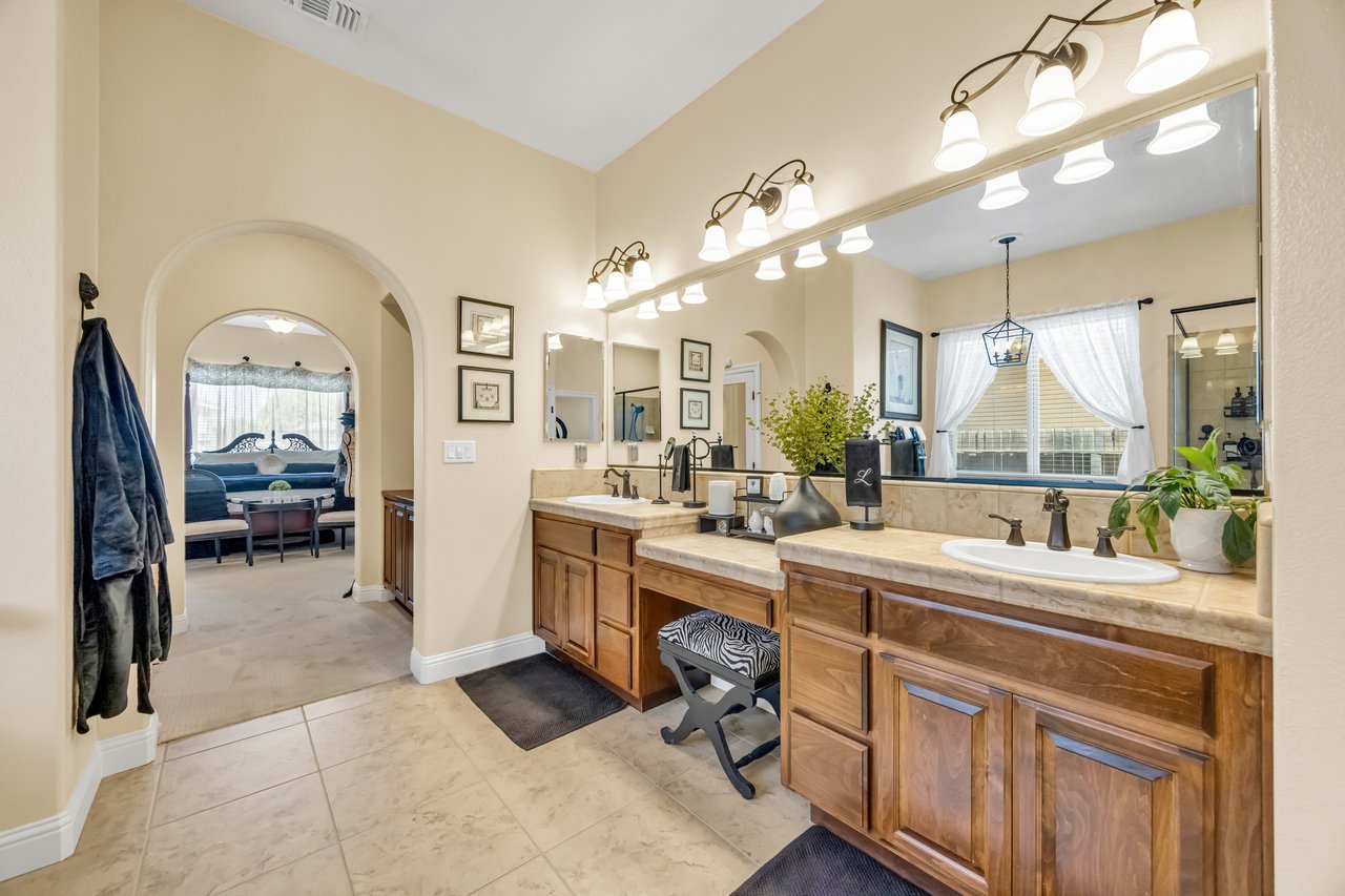 4040 Borderlands Dr