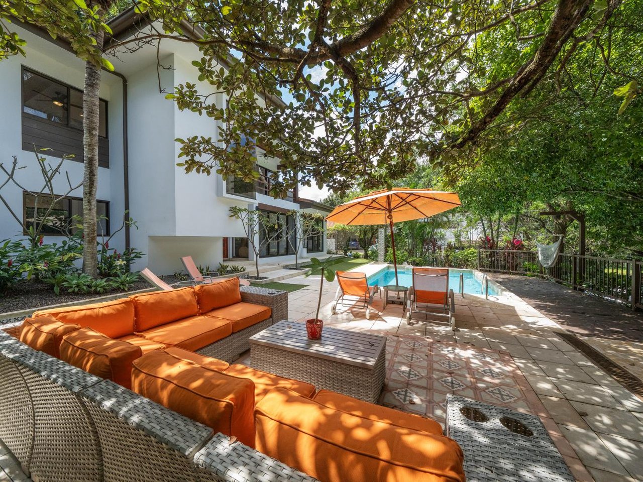 Casa Plumeria | Modern Elegance and Tropical Tranquility Near Tamarindo