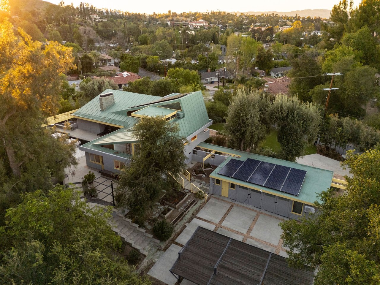 The Van Dekker House, Master architect R. M. Schindler