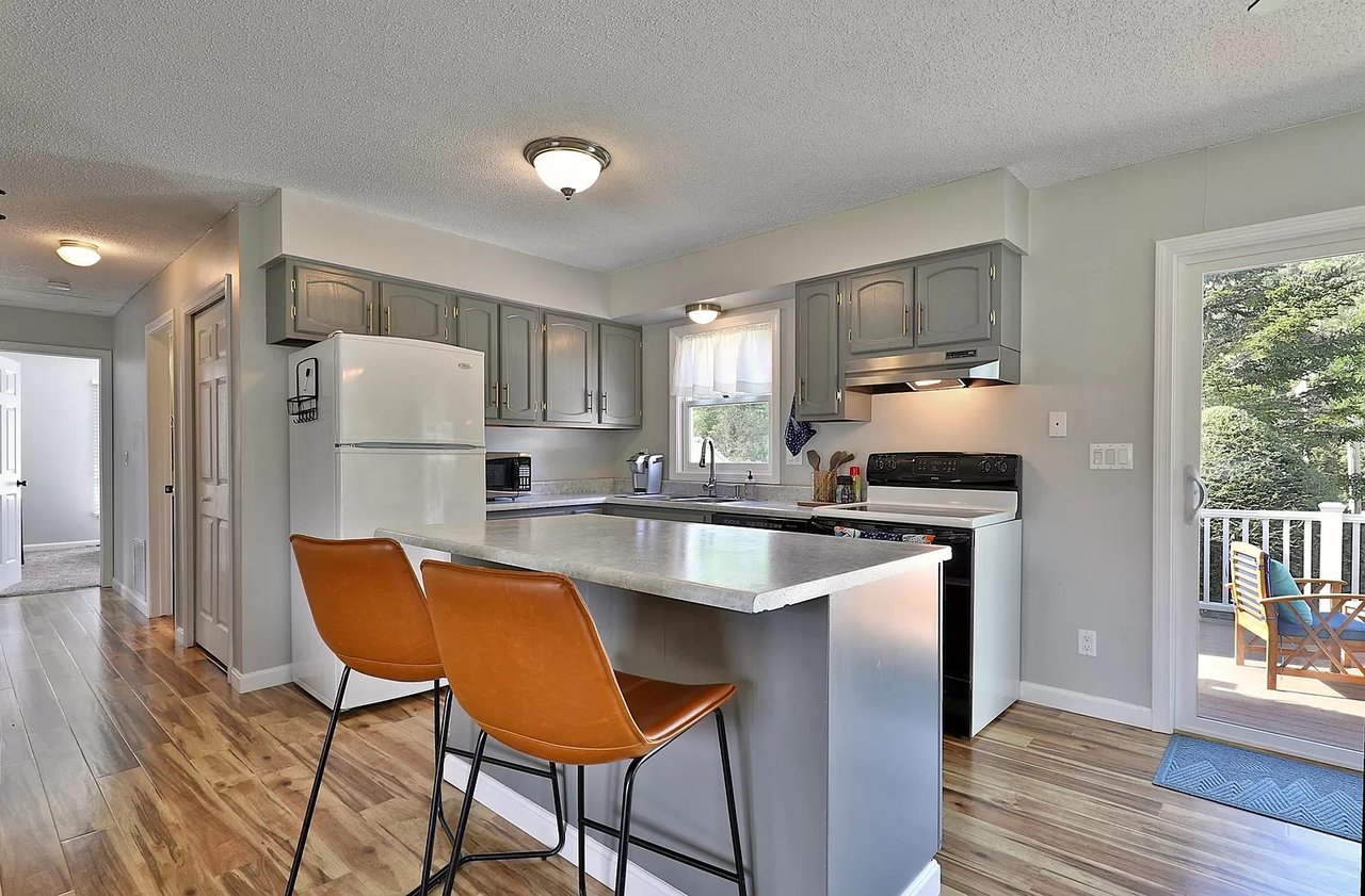 Adorable Split-Level Ludlow Ranch