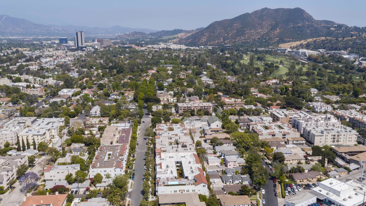 Toluca Lake Villas