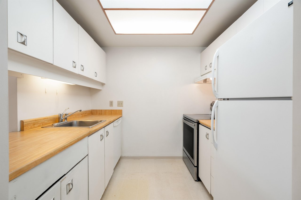 409-3905 Springtree Drive, Vancouver