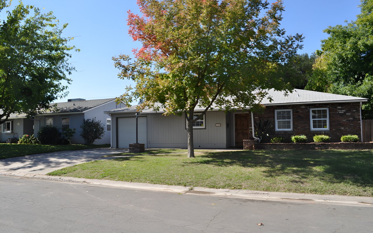 New Listing in Arden Manor! 1345 Wyant Way Sacramento, CA 95864