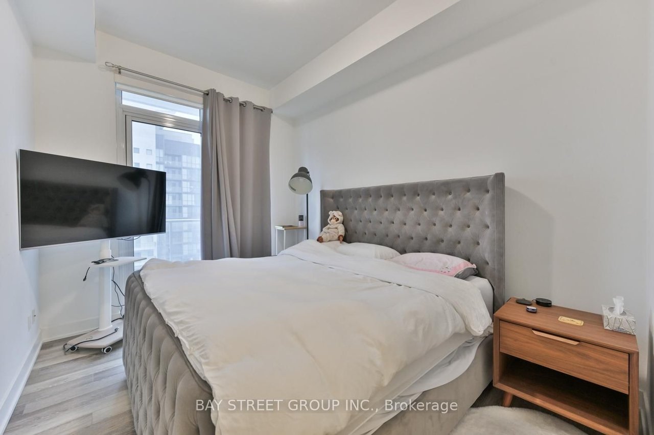 PENTHOUSE IN THE HEART OF NORTH YORK