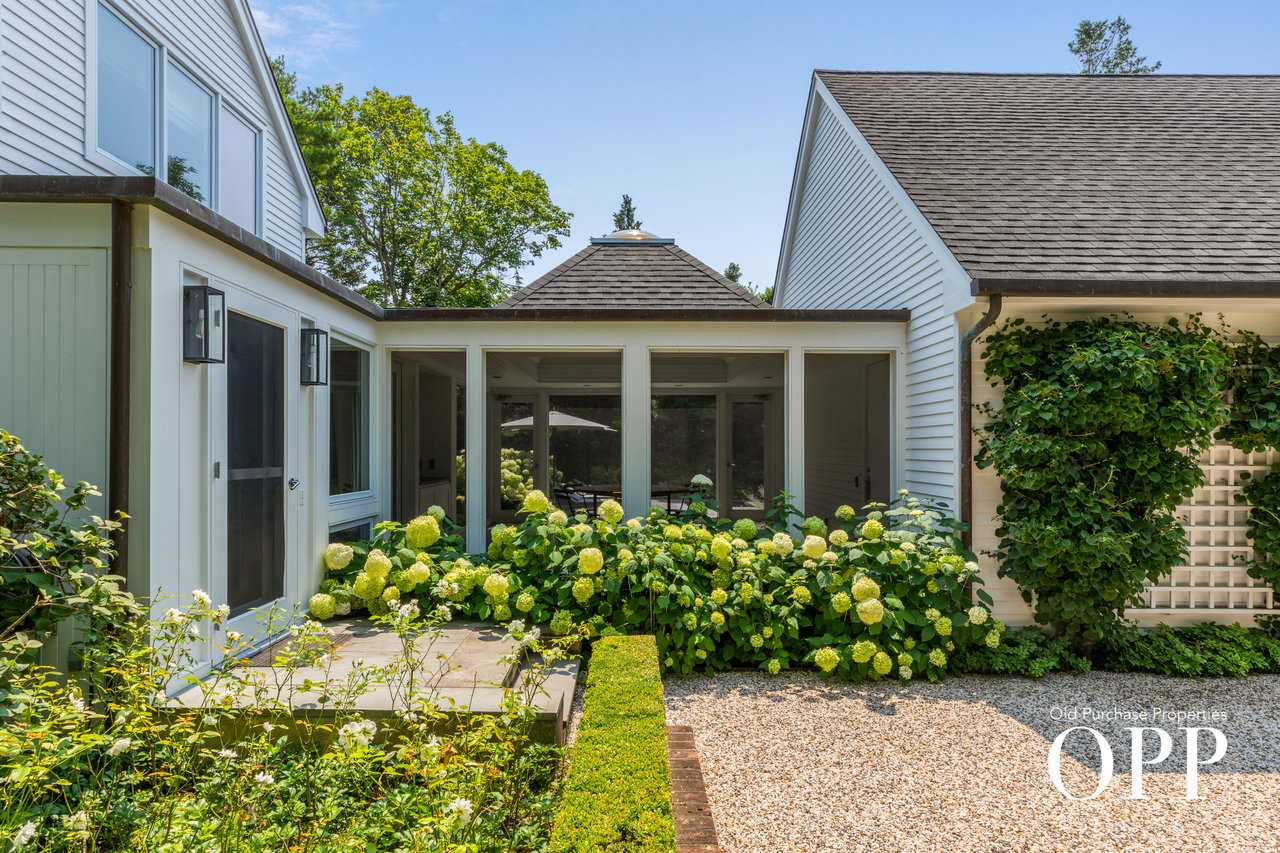 HIGHEST NON-WATERFRONT SALE IN BELLPORT VILLAGE