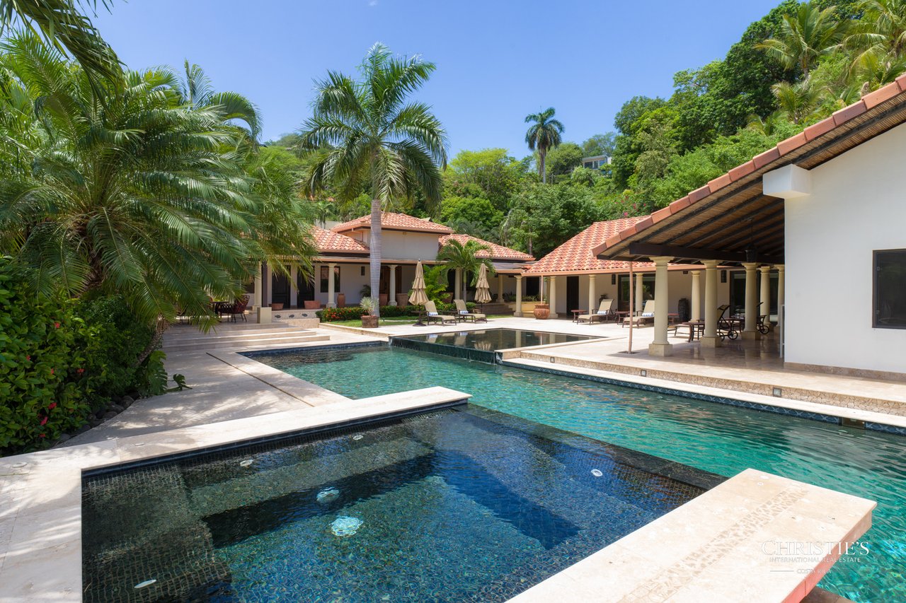 Casa Playa Bonita | Beachfront Luxury Estate in Playa Flamingo
