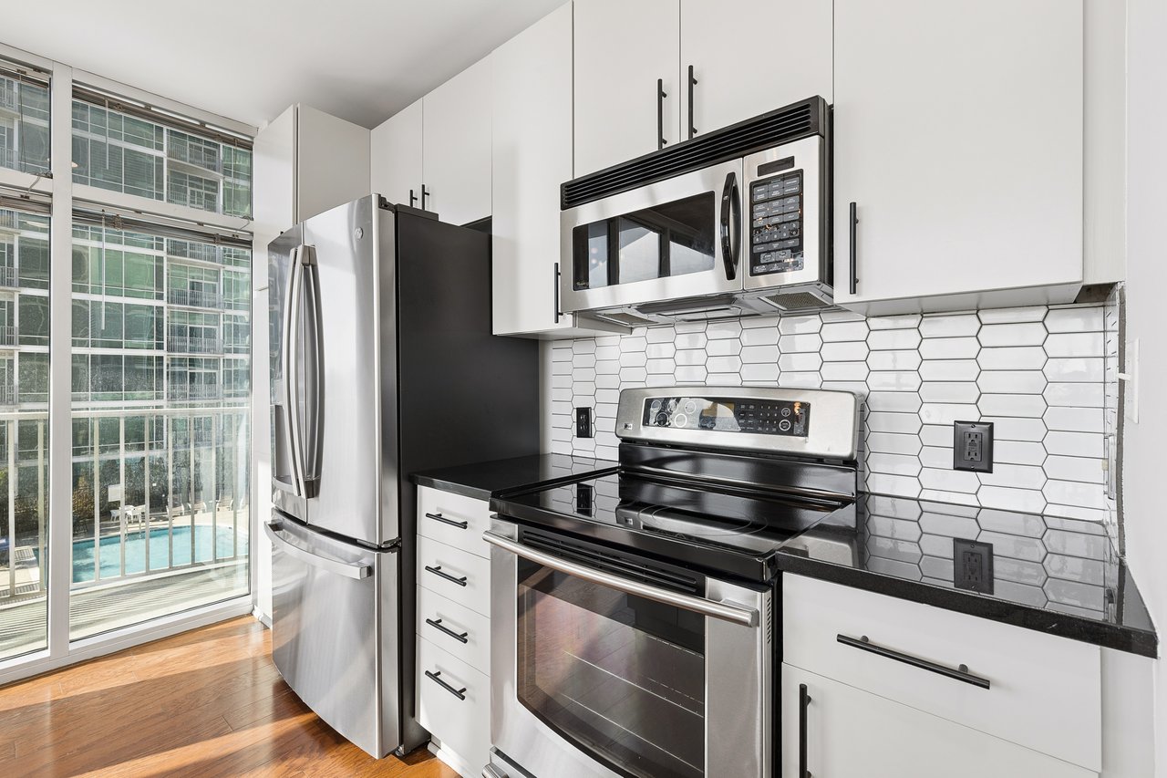 943 Peachtree Street NE Unit 913