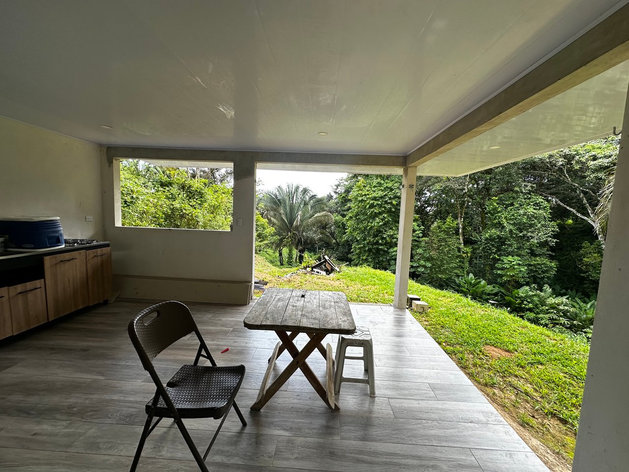 Investment Opportunity in Playa Hermosa – Fixer-Upper with Great Potential!