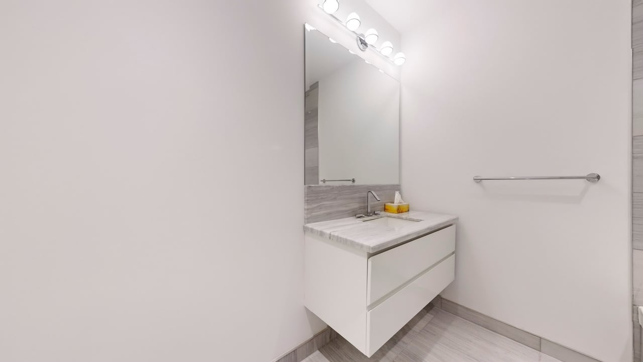 50 Charles St E Suite 5502