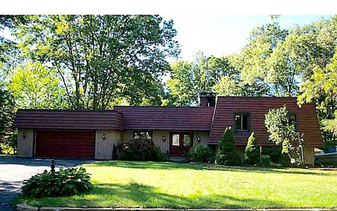 4 Rosewood Dr