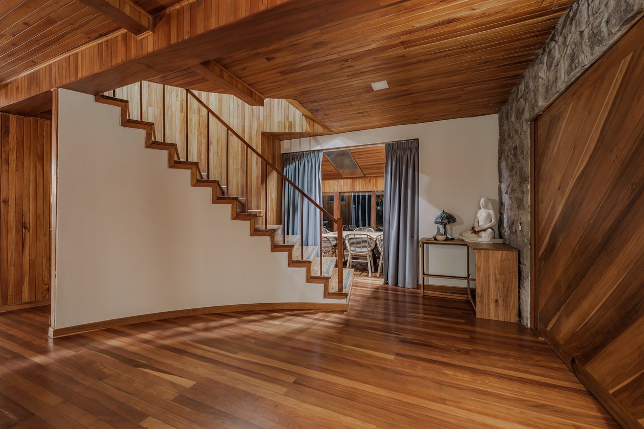 Eco Luxury Estate in Monteverde with Panoramic Gulf Views & Flat Land