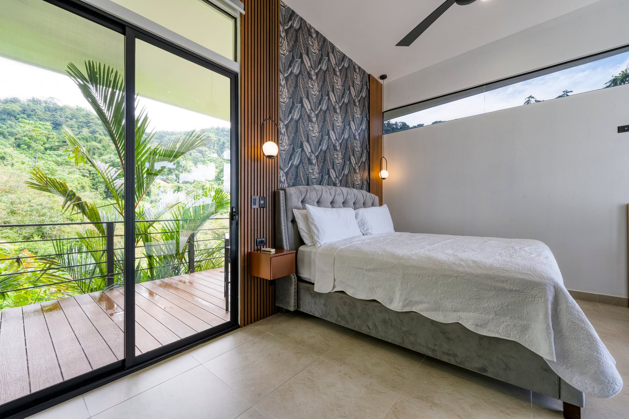 Casa Nueva Vida with Ocean Views & Dual Edge Infinity Pool