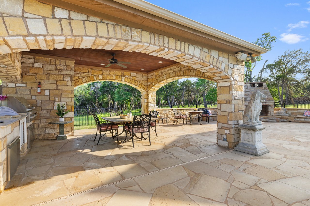 32 Acre Estate