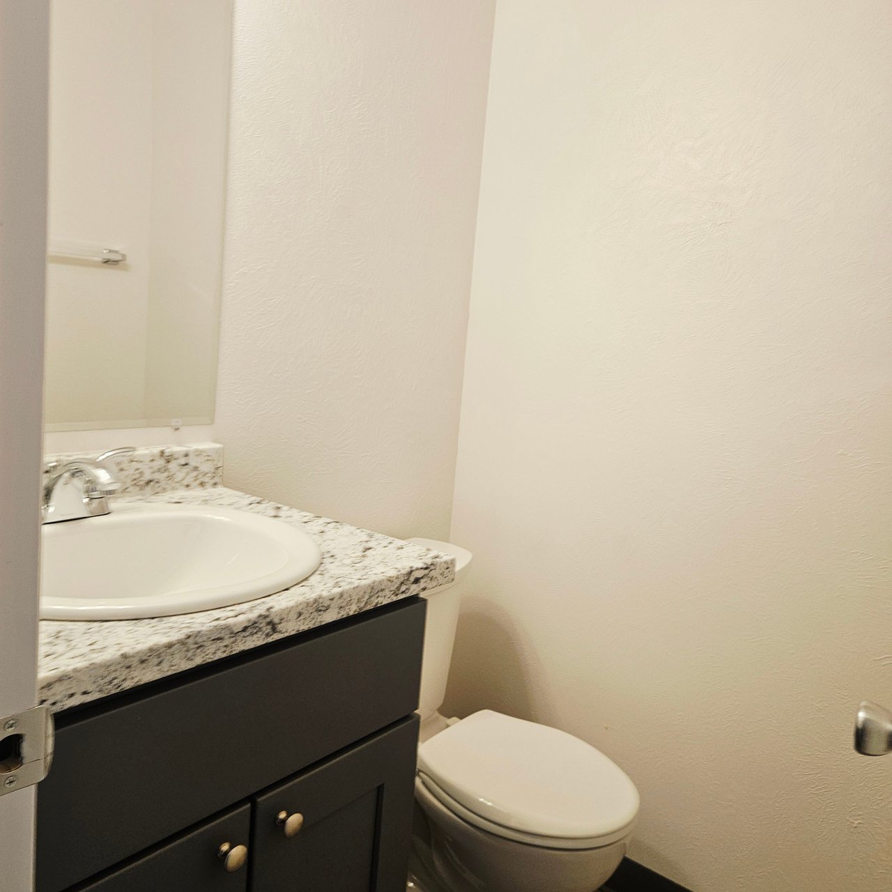 2 Bed 1.5 Bath Townhome Lakewood