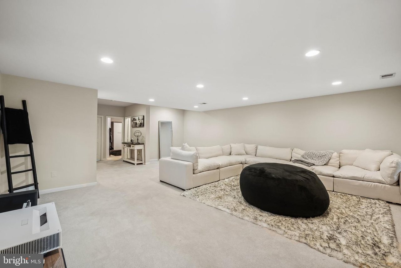1239 Woodbrook Court