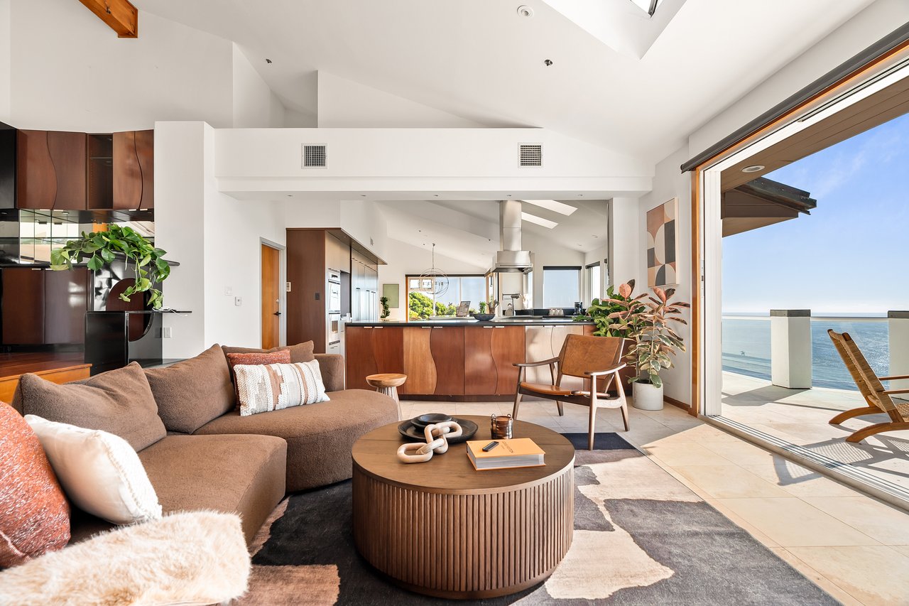 Casa Bianca by Oraklus