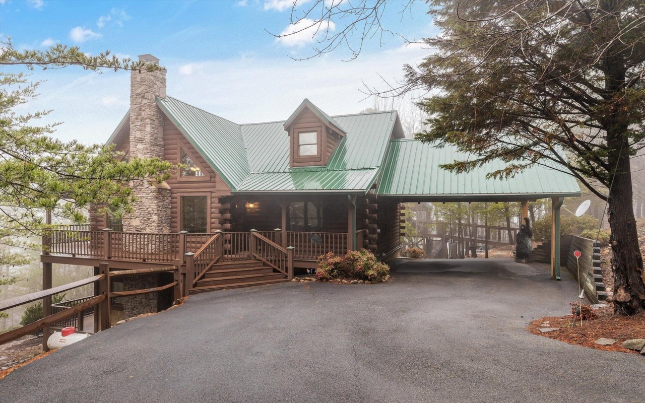 Wallace Luxury Spotlight | 3660 Marian Lake Way Sevierville, TN 37862