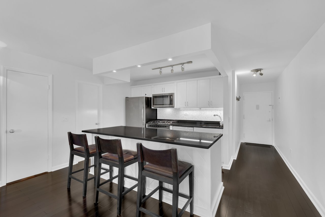 222 W 14TH Street 5N