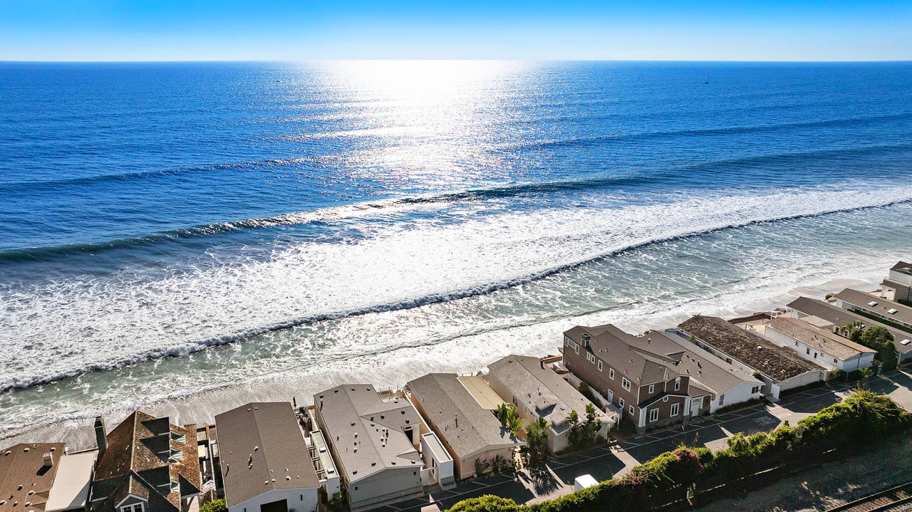 1880 N El Camino Real 38