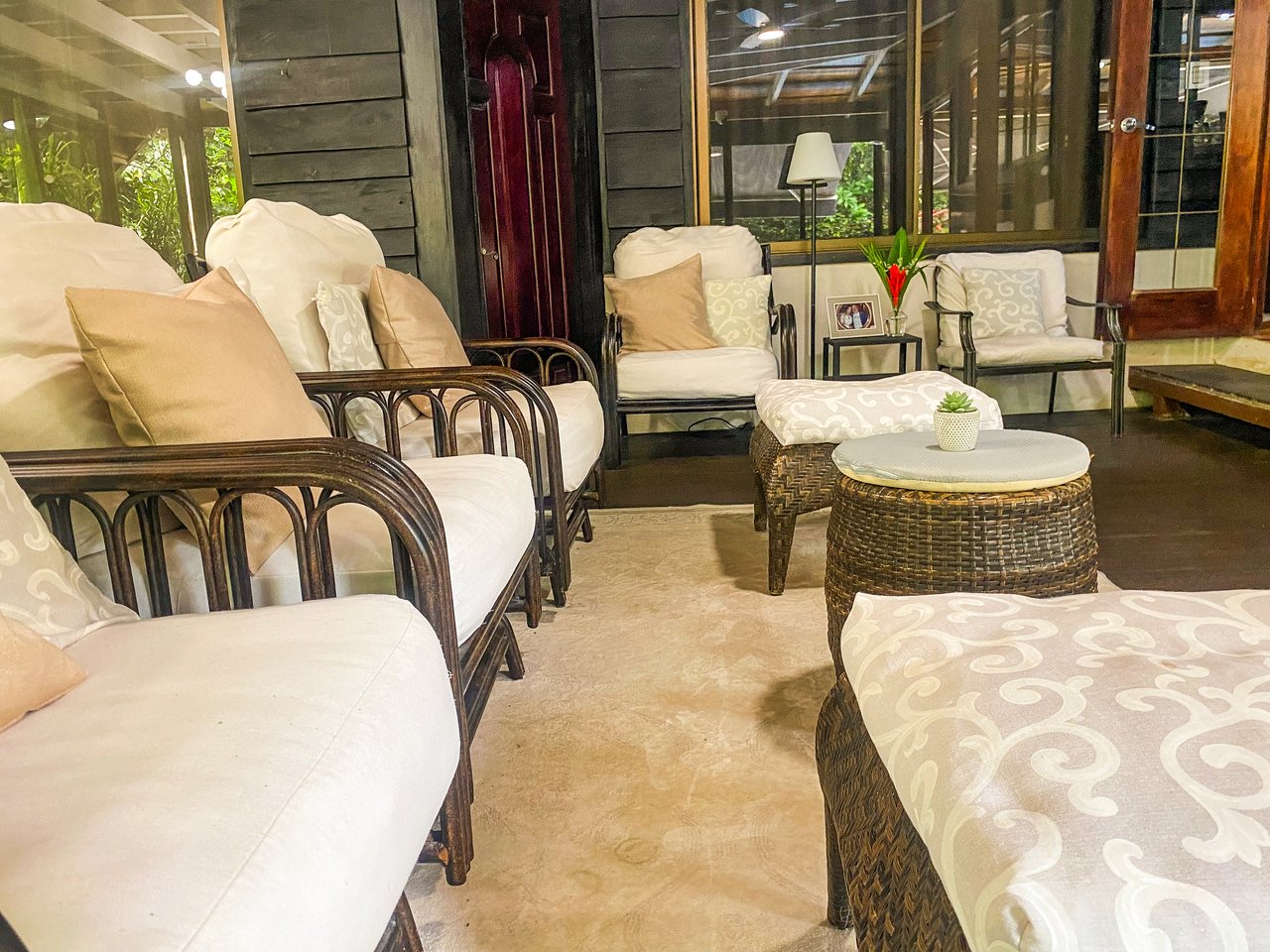 A riverfront 3-bed home on a large property In Ojochal, Costa Rica