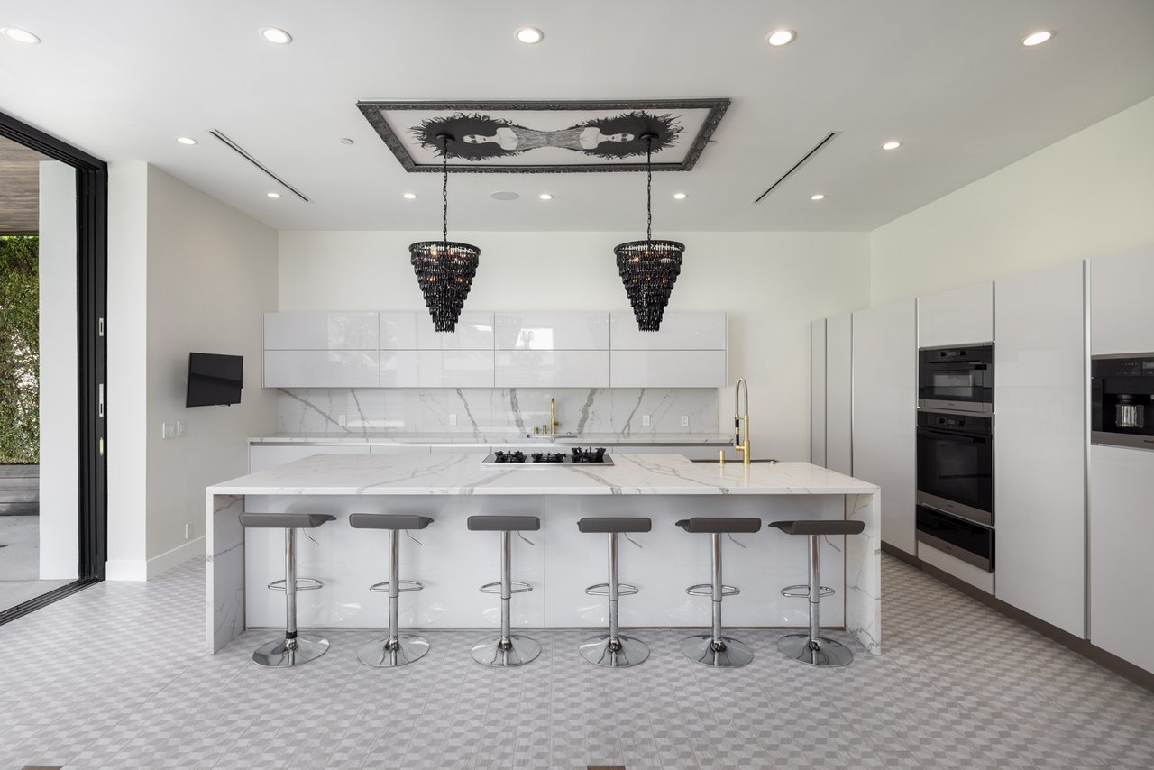 1619 San Ysidro Dr, Beverly Hills