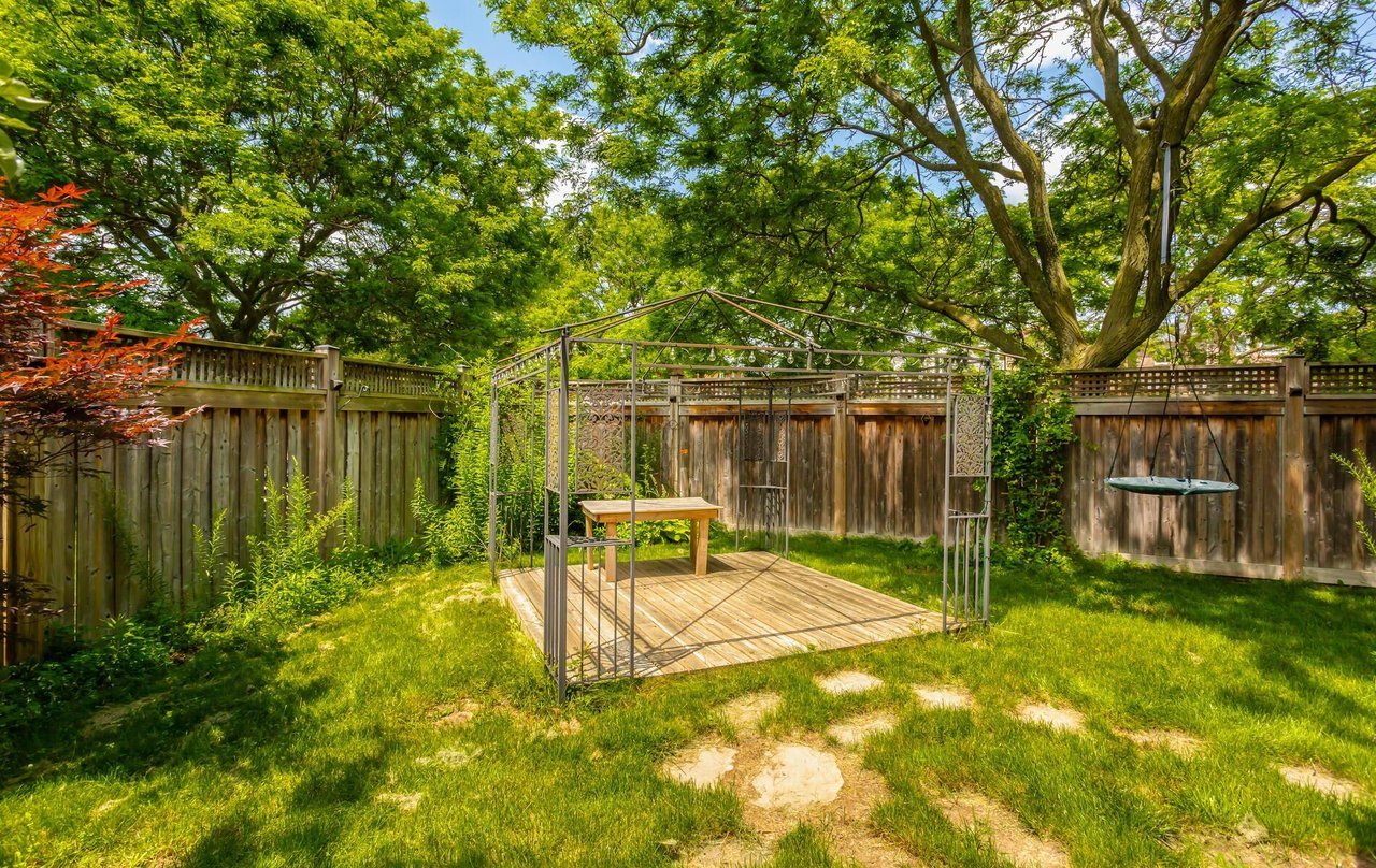 1308 Valerie Cres