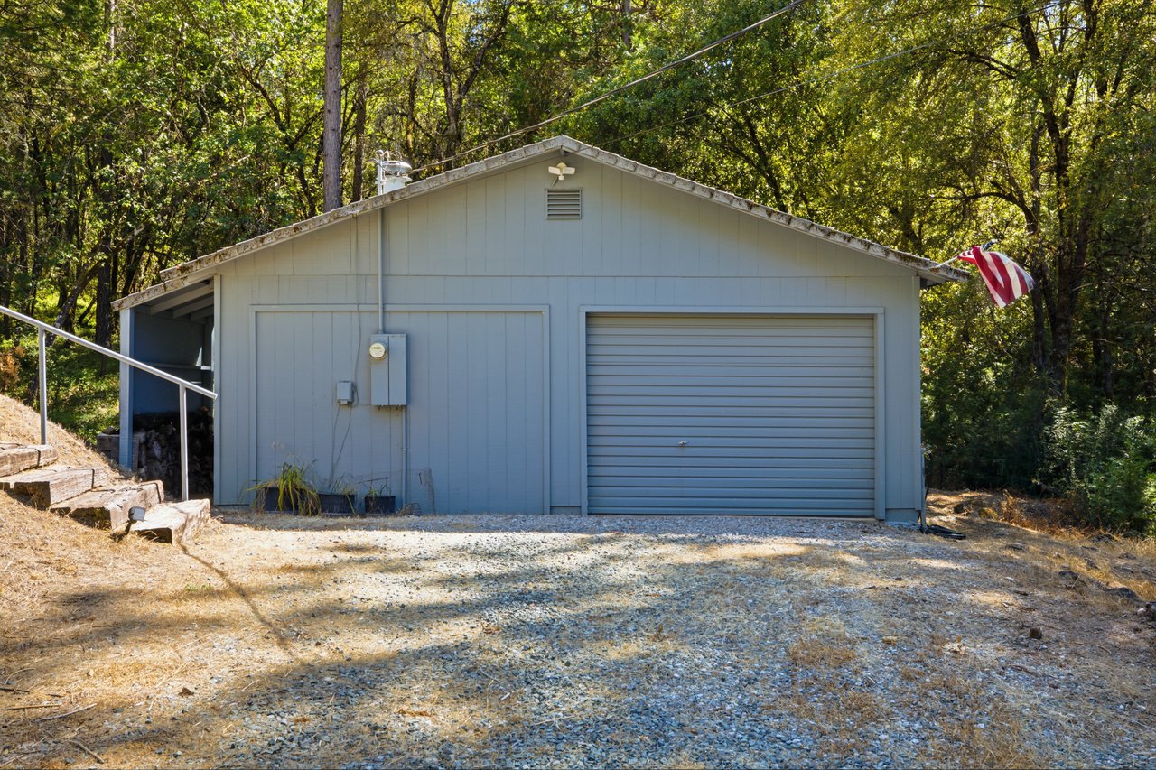 5281 Hidden Hollow Dr 