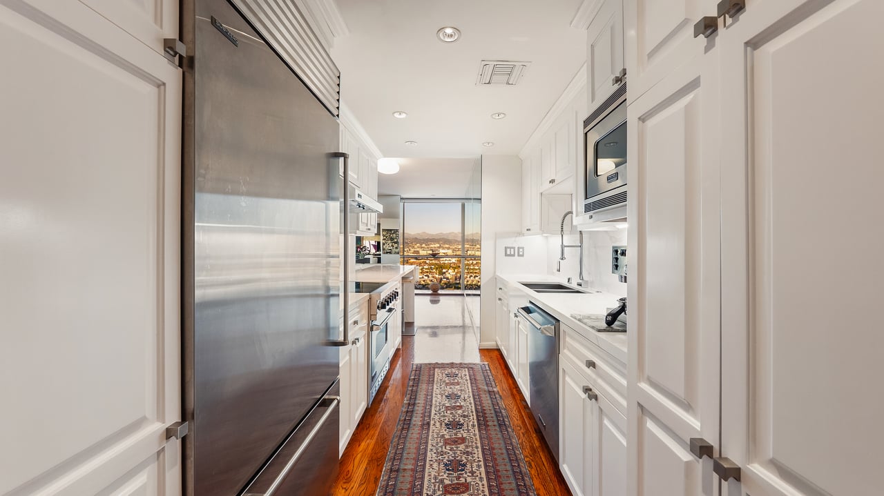 2220 Avenue Of The Stars Unit: 1802W