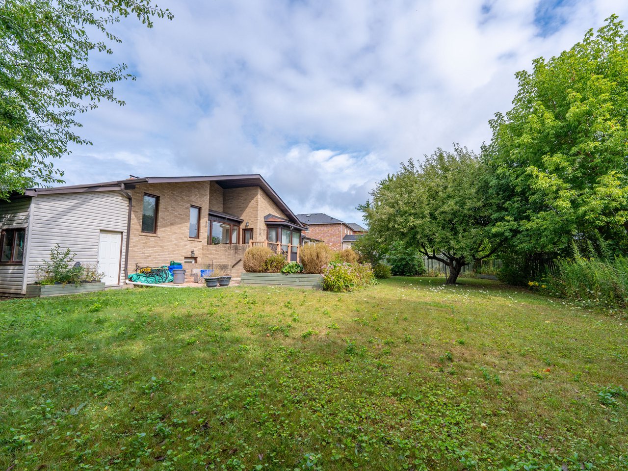 101 Leyburn Ave