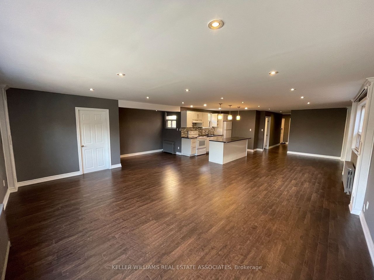 233 Lakeshore Rd E