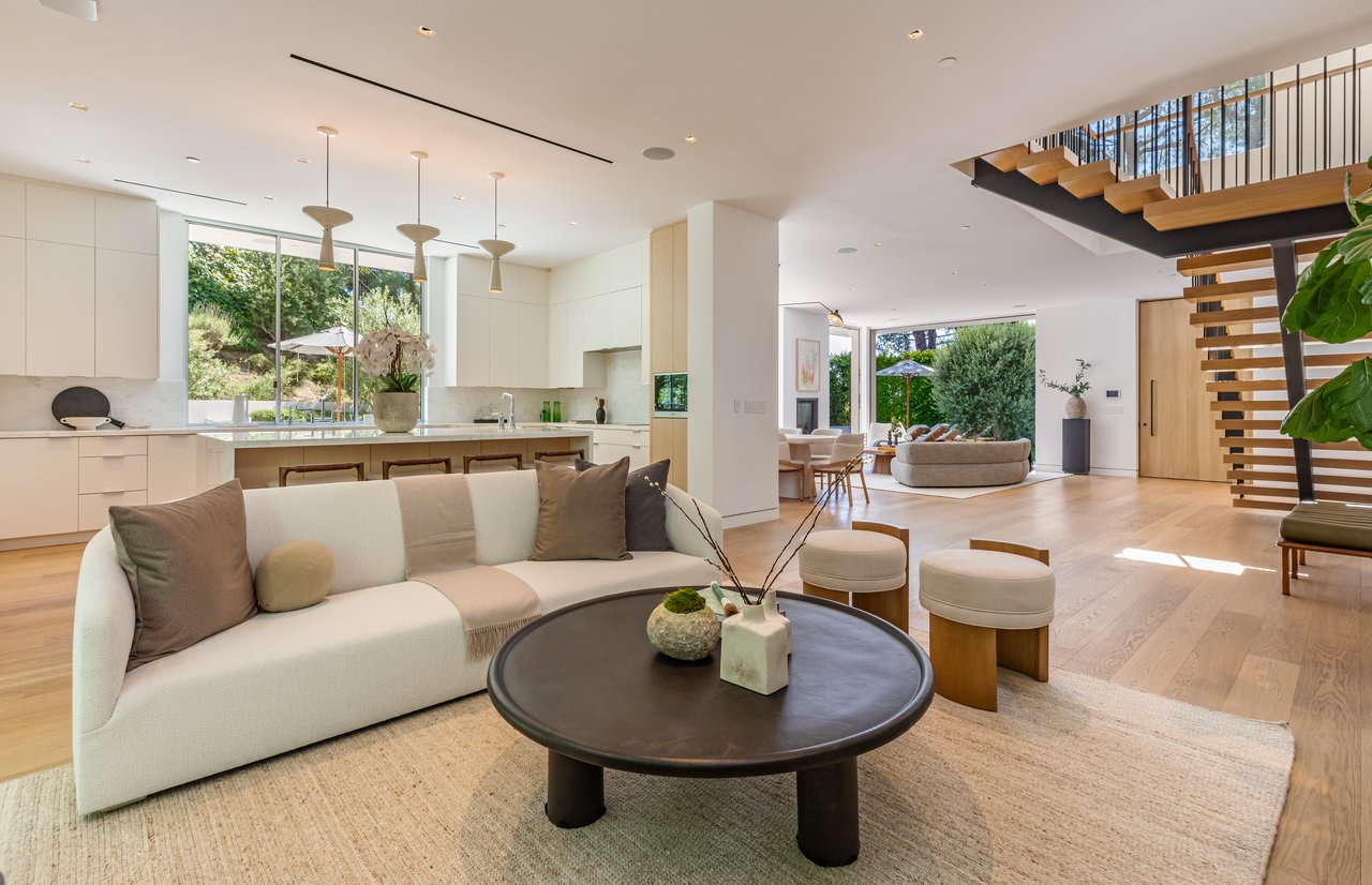 9011 Alto Cedro Dr, Beverly Hills