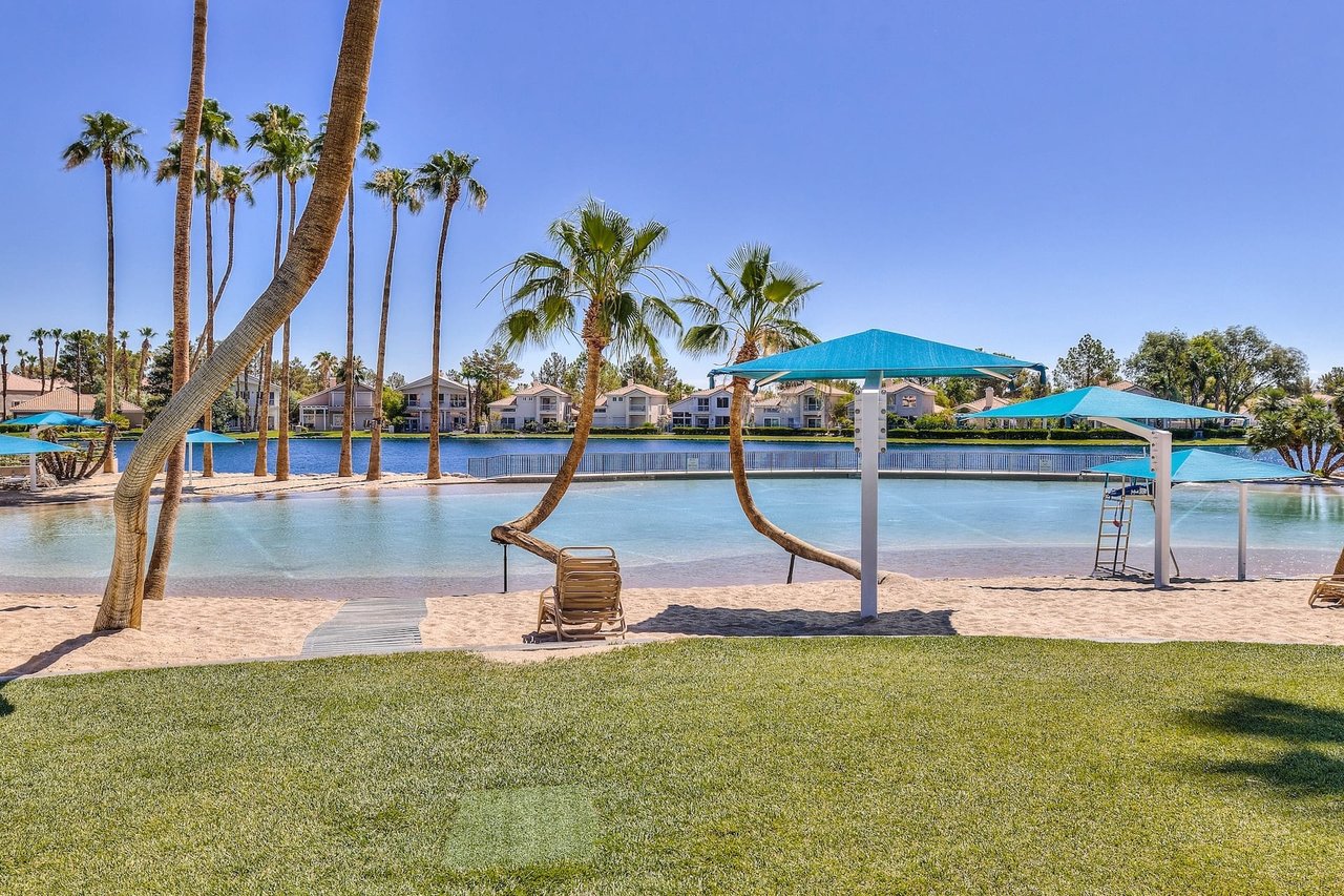 Desert Shores