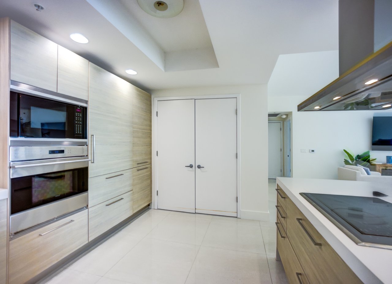 17301 Biscayne Blvd #1203