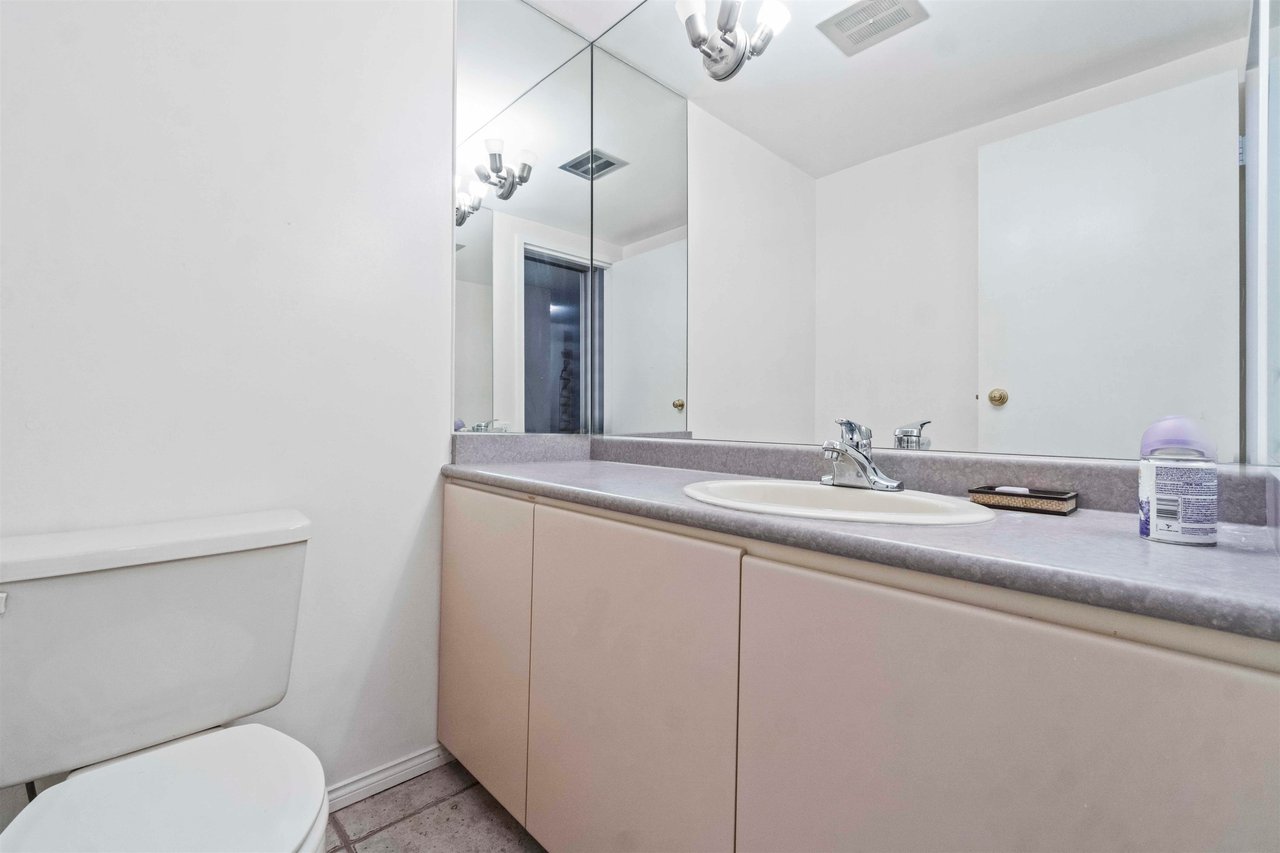 310-2255 W 8th Ave