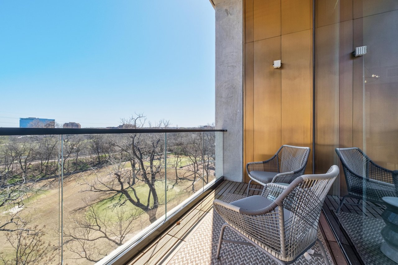 1211 W Riverside Dr #7E 