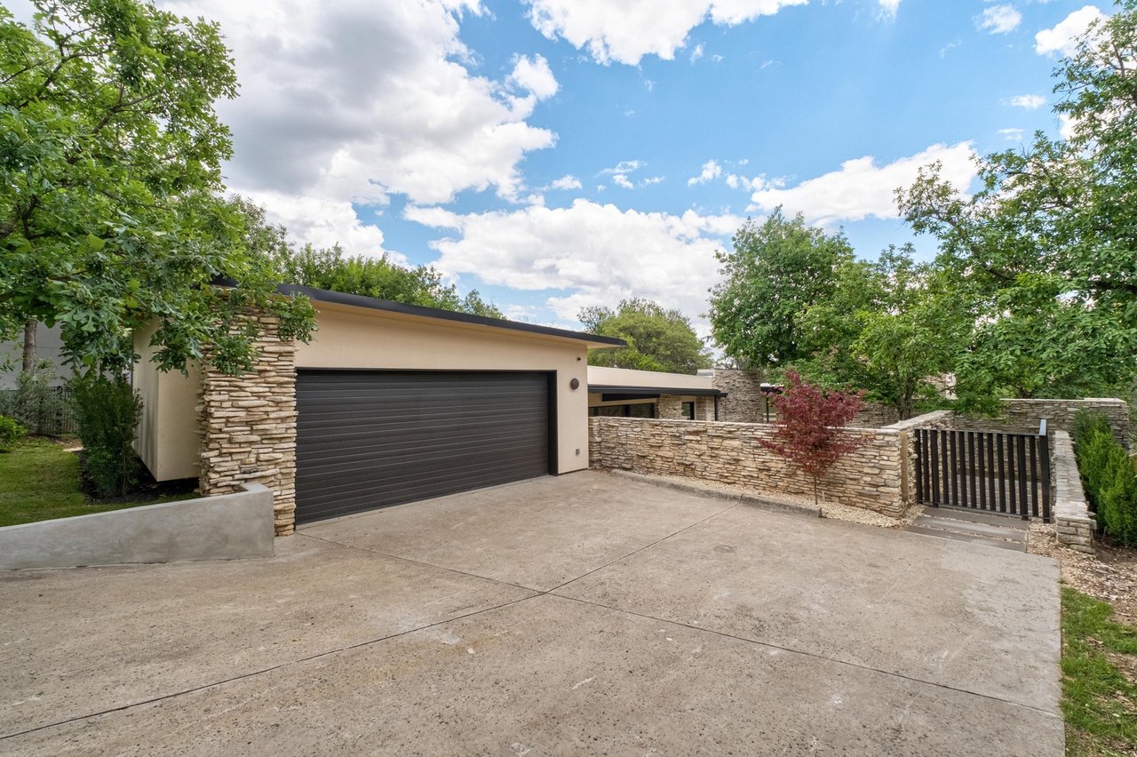 203 Wildcat Hollow and 100 Redbud Trail
