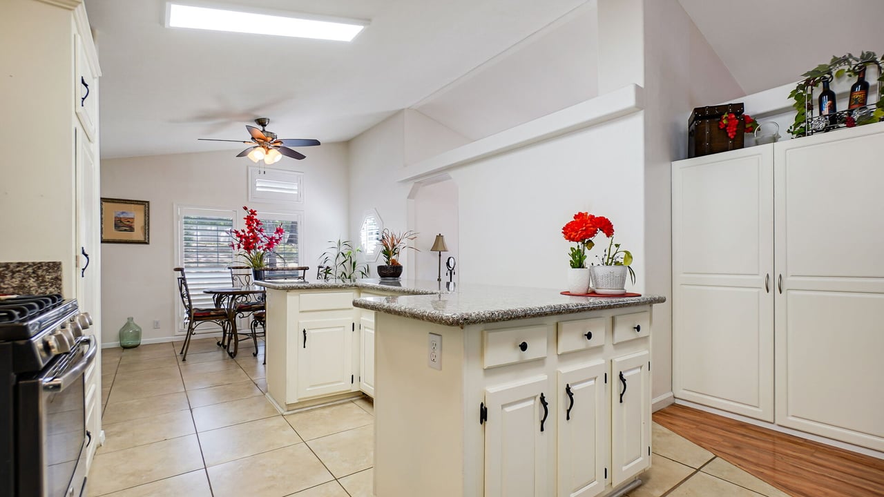 8651 Foothill Boulevard 35