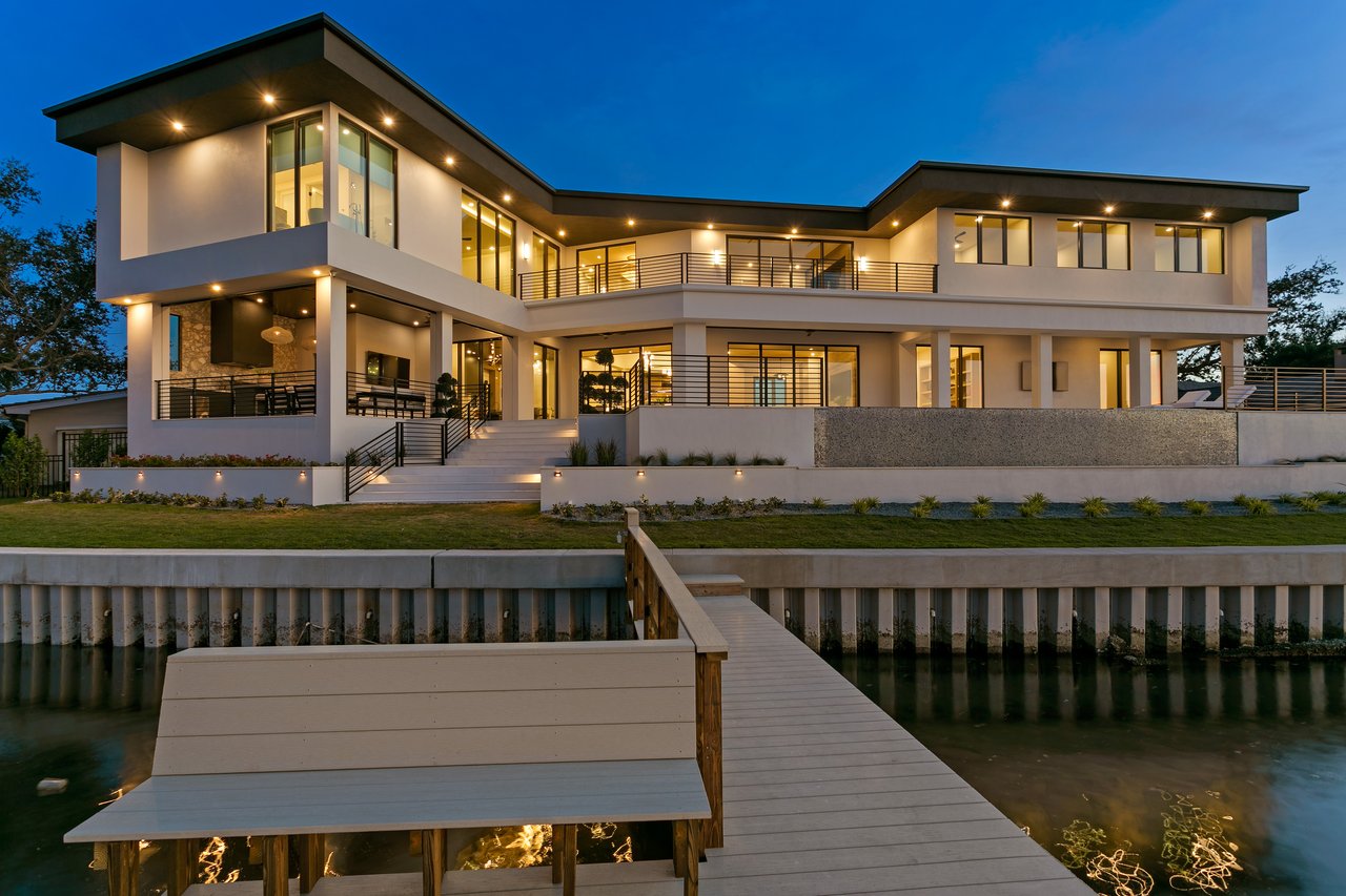 1075 31st Terrace NE